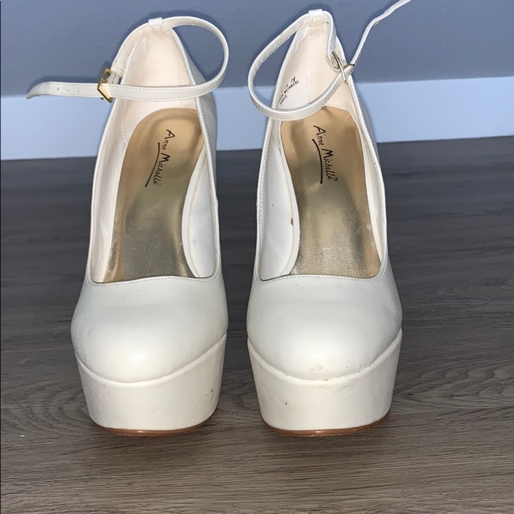 Heels - Picture 3 of 4